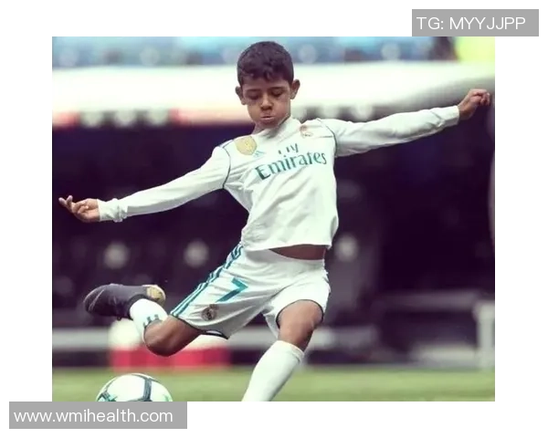 足球明星帅气儿子们的成长故事与未来展望